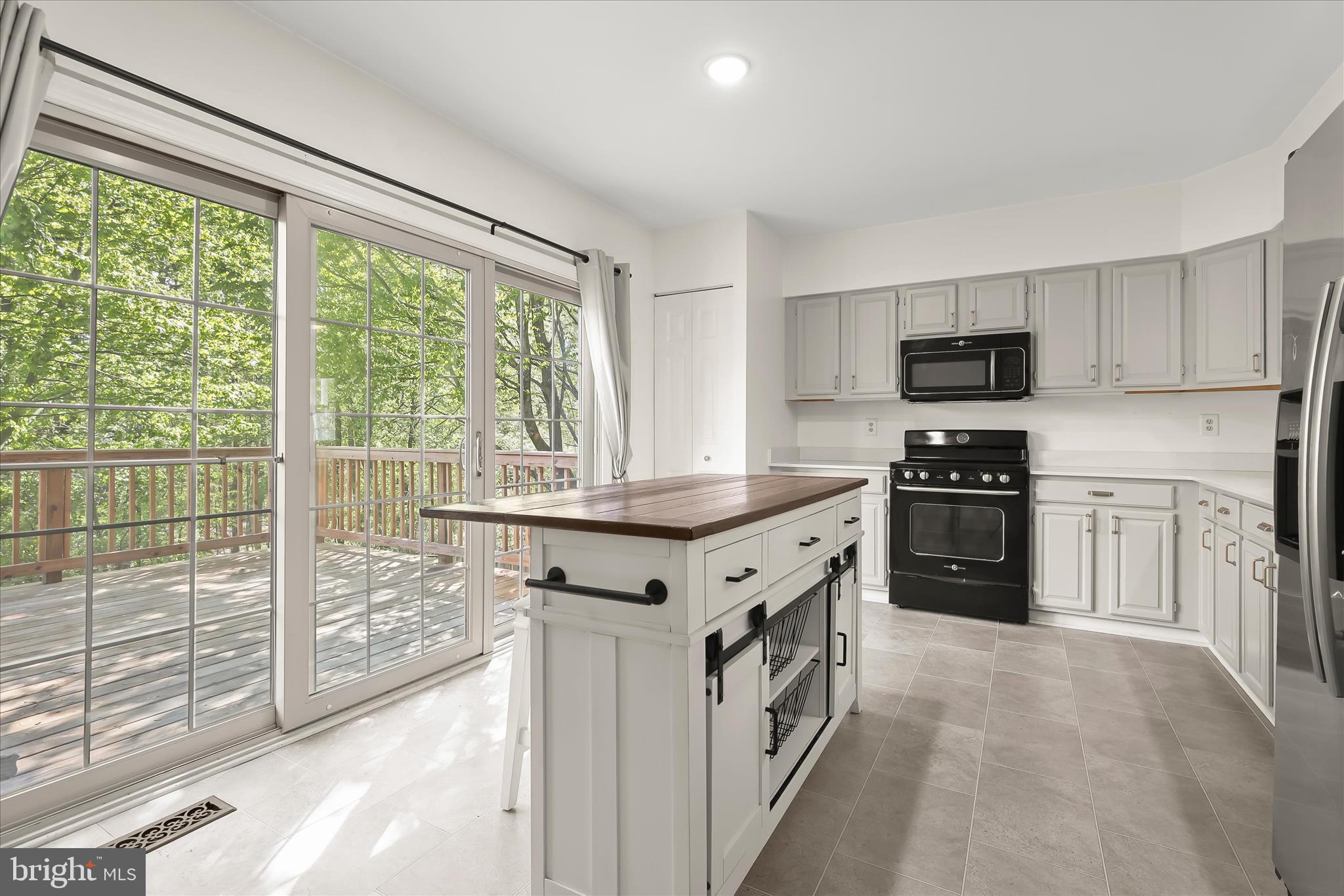 CROMWELL STATION - Residential