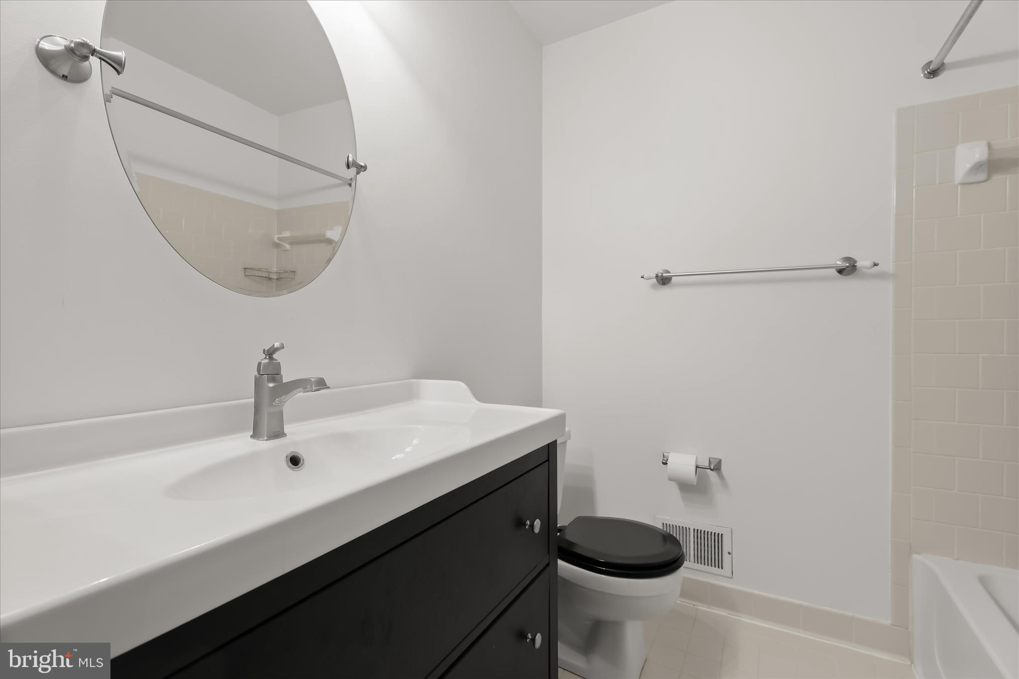 CROMWELL STATION - Residential