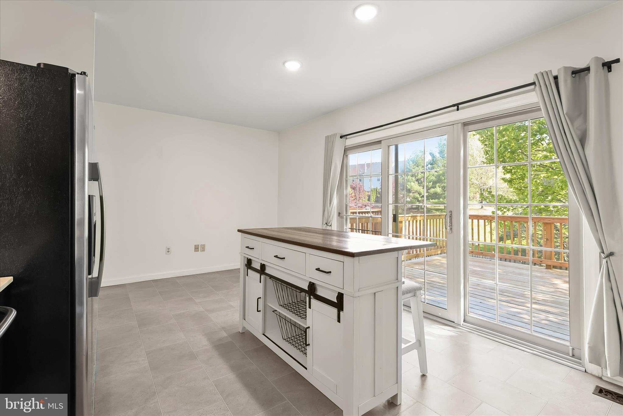 CROMWELL STATION - Residential