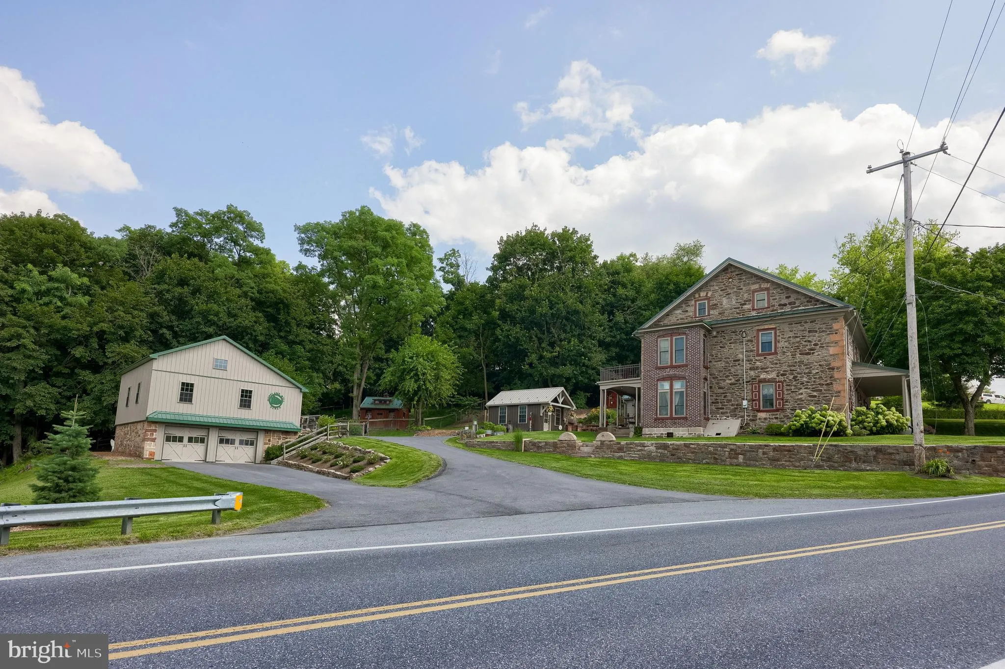 Lititz, Pennsylvania 17543, United States, 4 Bedrooms Bedrooms, ,3 BathroomsBathrooms,Residential,Active,200624