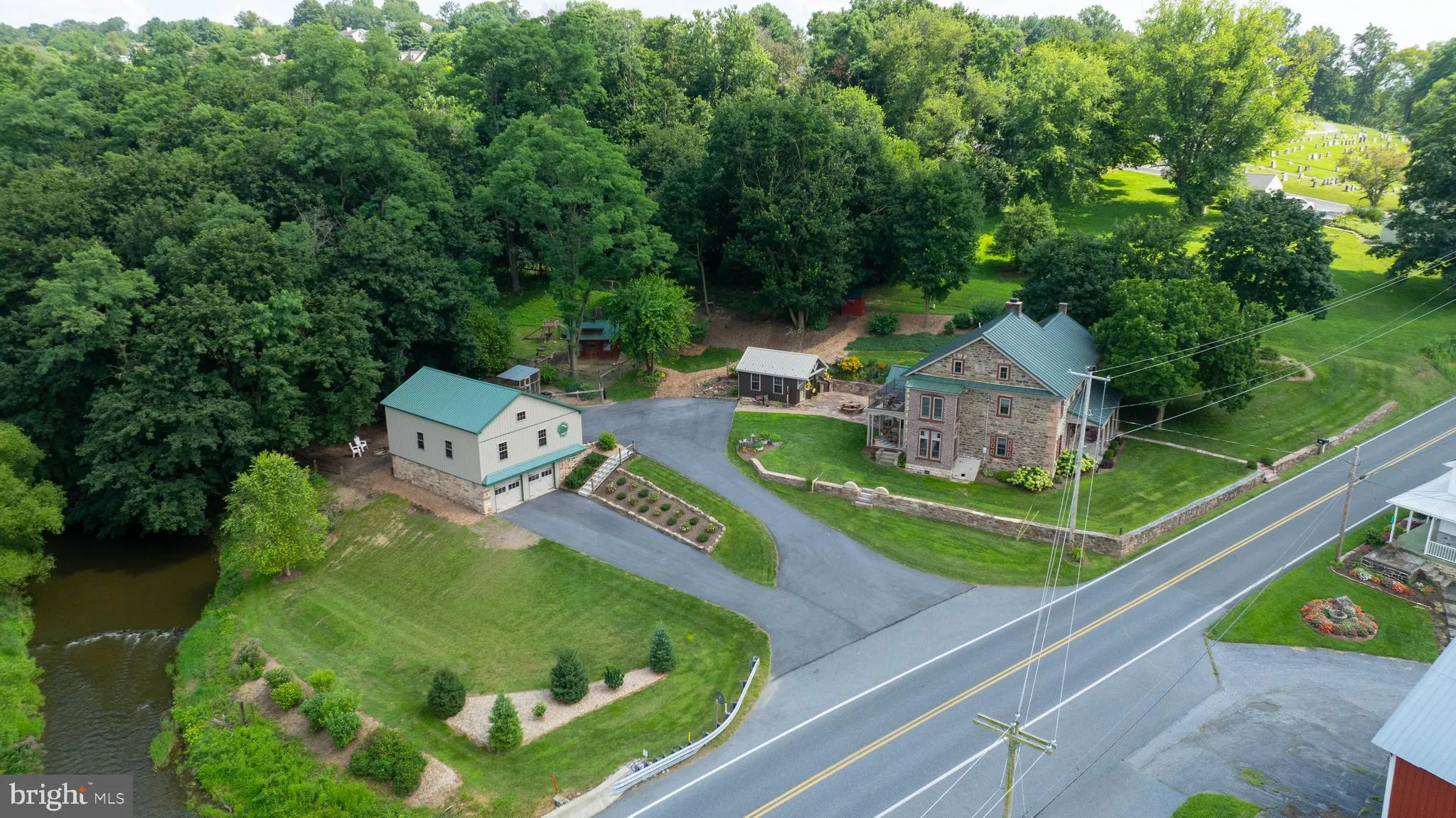 Lititz, Pennsylvania 17543, United States, 4 Bedrooms Bedrooms, ,3 BathroomsBathrooms,Residential,Active,200624