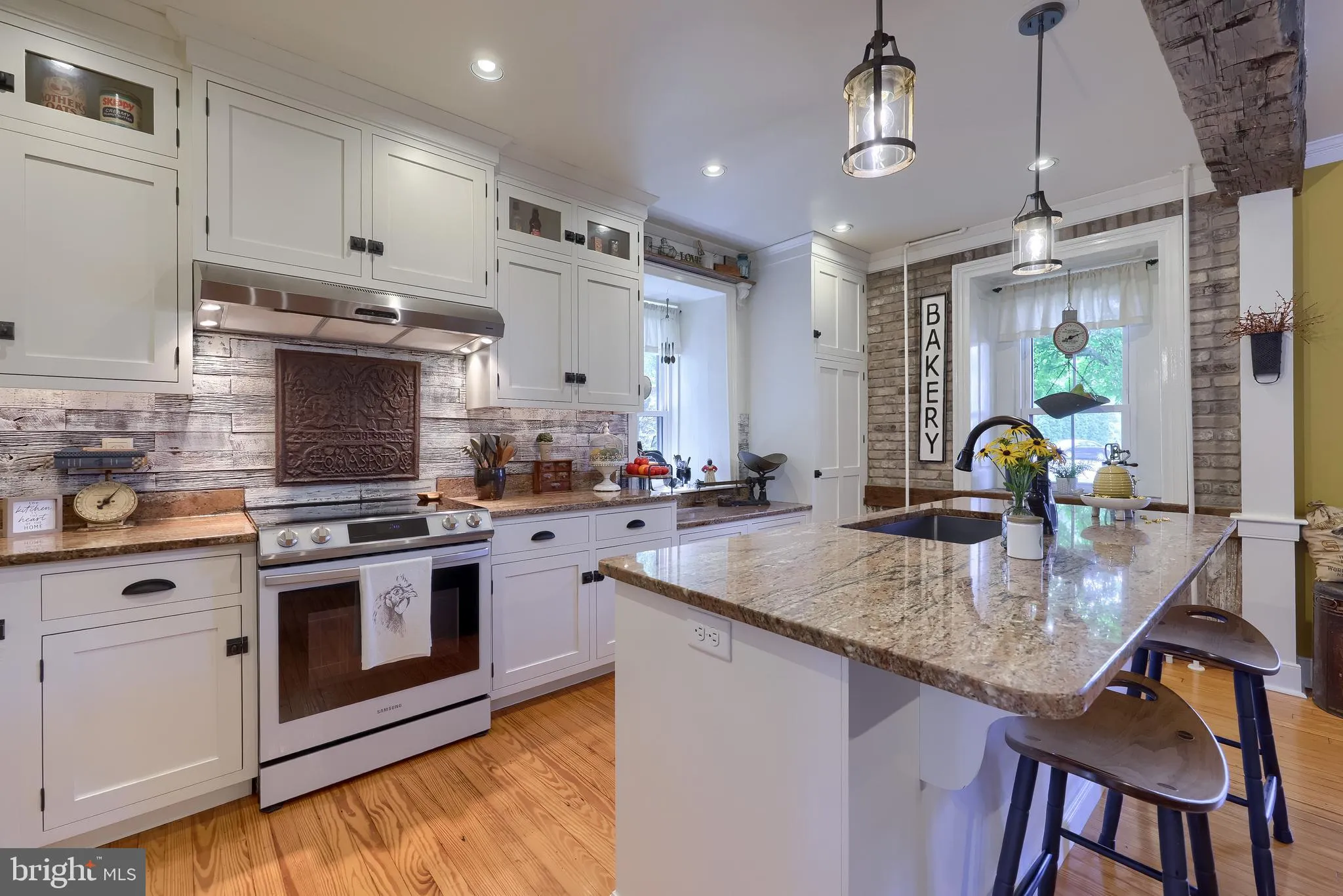 Lititz, Pennsylvania 17543, United States, 4 Bedrooms Bedrooms, ,3 BathroomsBathrooms,Residential,Active,200624