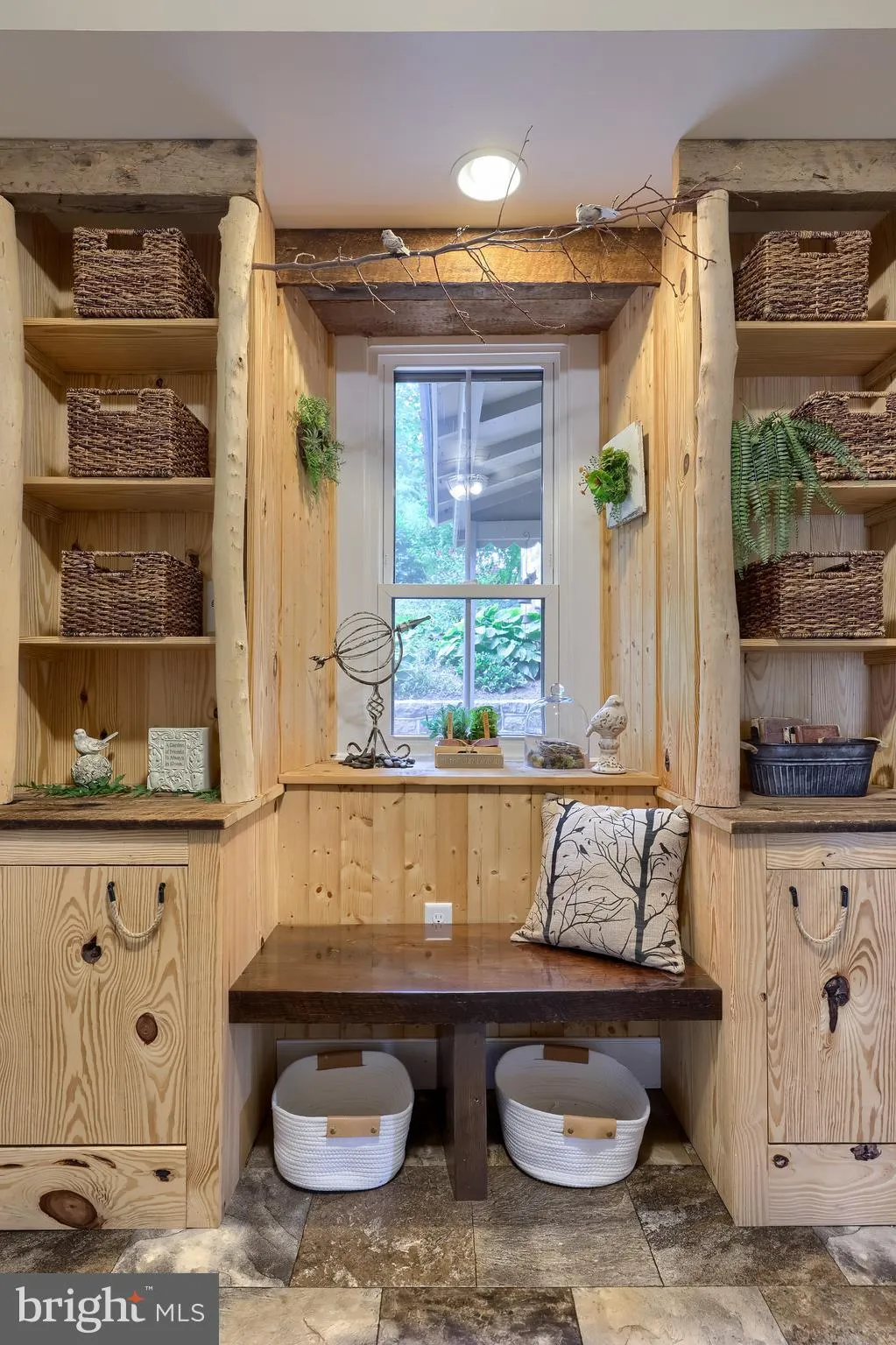 Lititz, Pennsylvania 17543, United States, 4 Bedrooms Bedrooms, ,3 BathroomsBathrooms,Residential,Active,200624