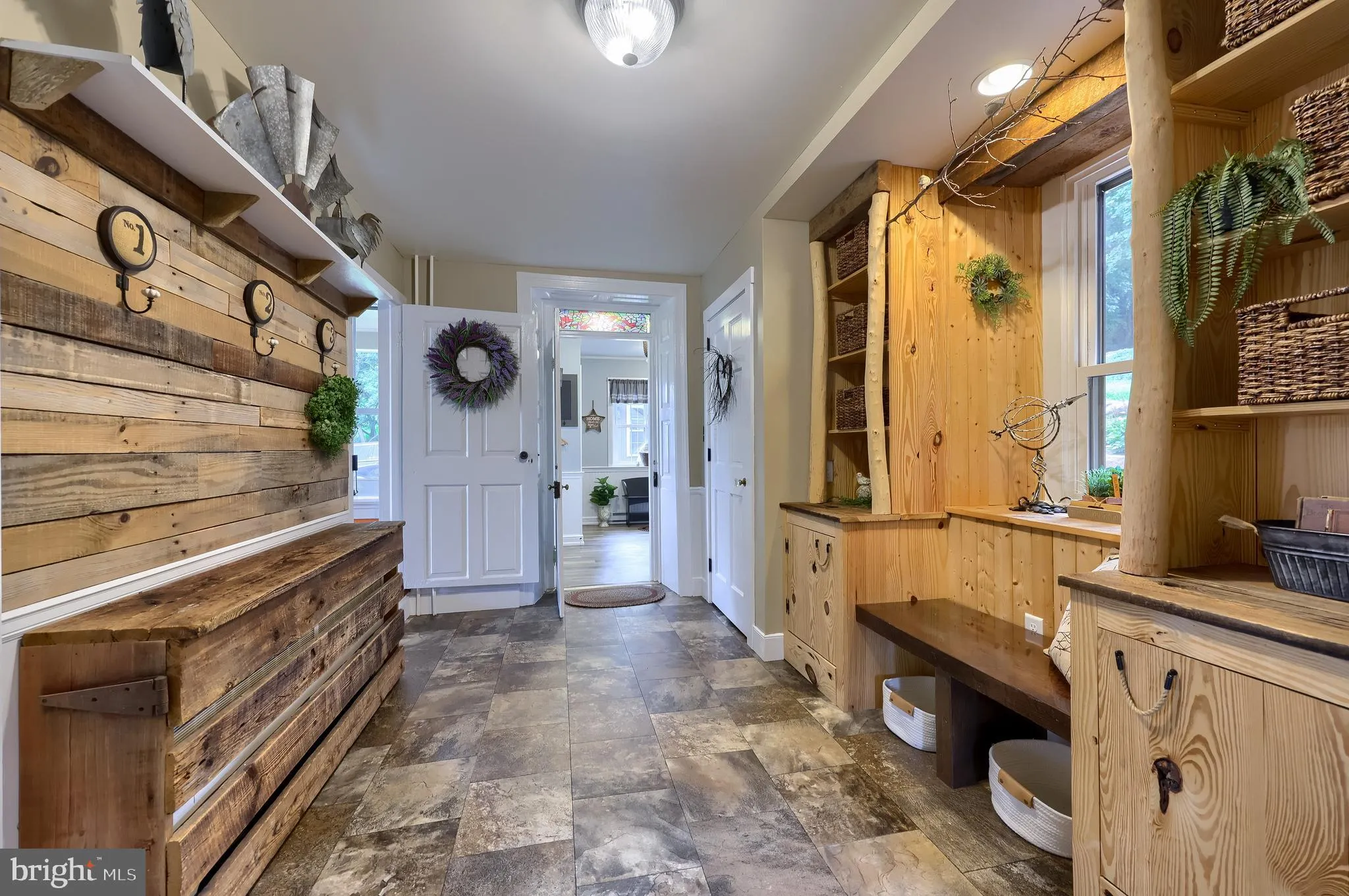 Lititz, Pennsylvania 17543, United States, 4 Bedrooms Bedrooms, ,3 BathroomsBathrooms,Residential,Active,200624