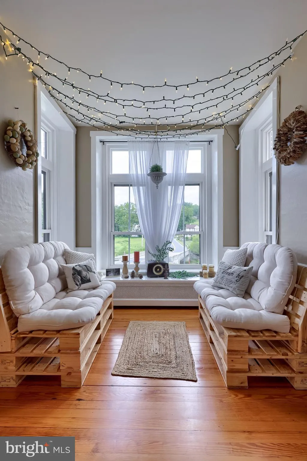 Lititz, Pennsylvania 17543, United States, 4 Bedrooms Bedrooms, ,3 BathroomsBathrooms,Residential,Active,200624