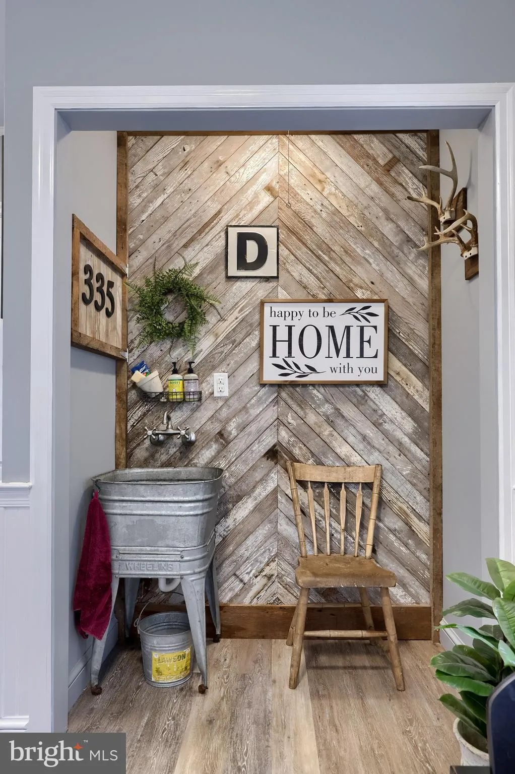 Lititz, Pennsylvania 17543, United States, 4 Bedrooms Bedrooms, ,3 BathroomsBathrooms,Residential,Active,200624