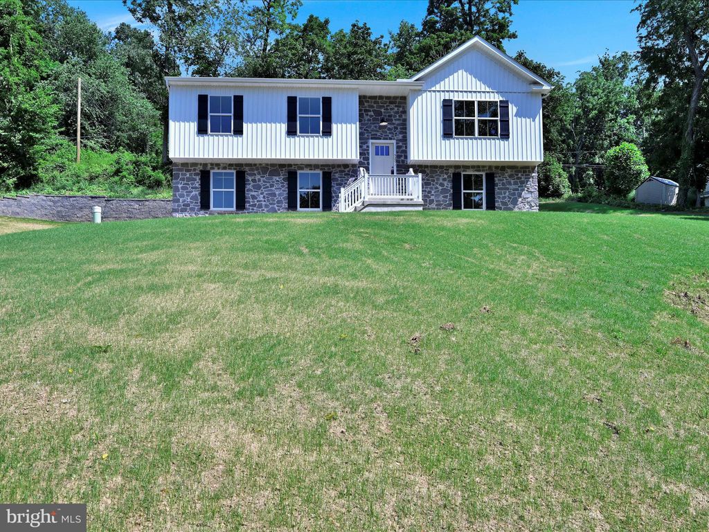 Photo of 520 Betty Lane, COLUMBIA, PA 17512 (MLS # PALA2072026)