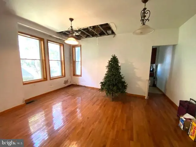 Philadelphia, Pennsylvania 19119, United States, 5 Bedrooms Bedrooms, ,2 BathroomsBathrooms,Residential,Pending,209316