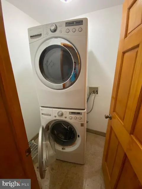 Philadelphia, Pennsylvania 19119, United States, 5 Bedrooms Bedrooms, ,2 BathroomsBathrooms,Residential,Pending,209316