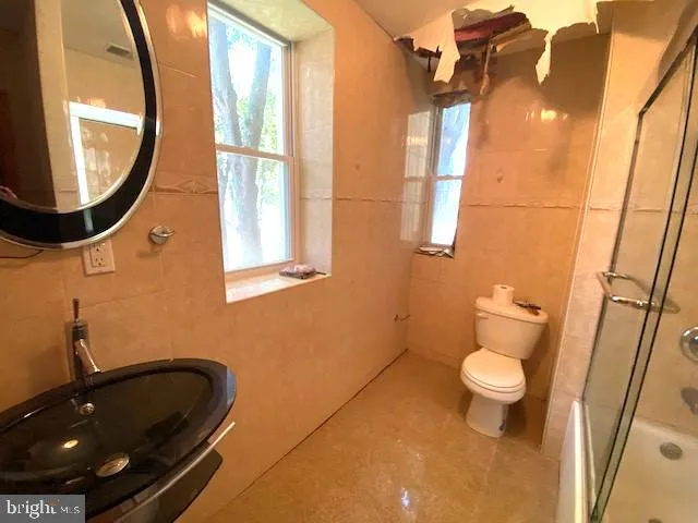 Philadelphia, Pennsylvania 19119, United States, 5 Bedrooms Bedrooms, ,2 BathroomsBathrooms,Residential,Pending,209316