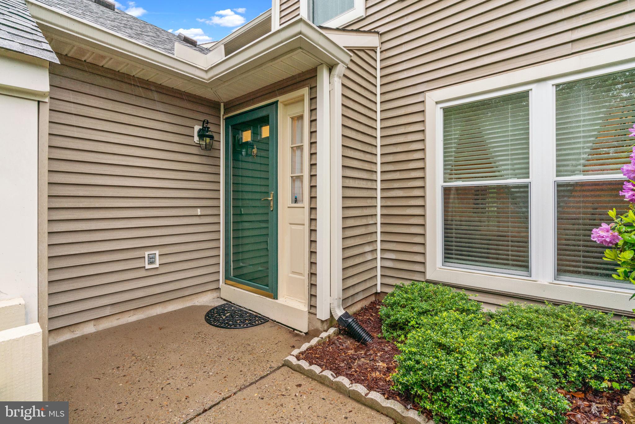 1626 LAKEVIEW CIRCLE