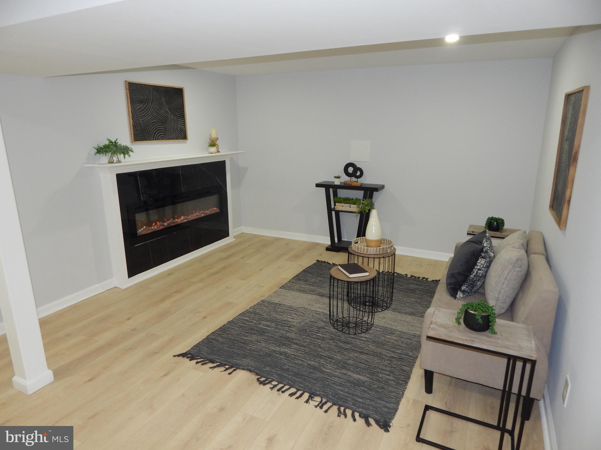 CHARLTON HEIGHTS - Residential