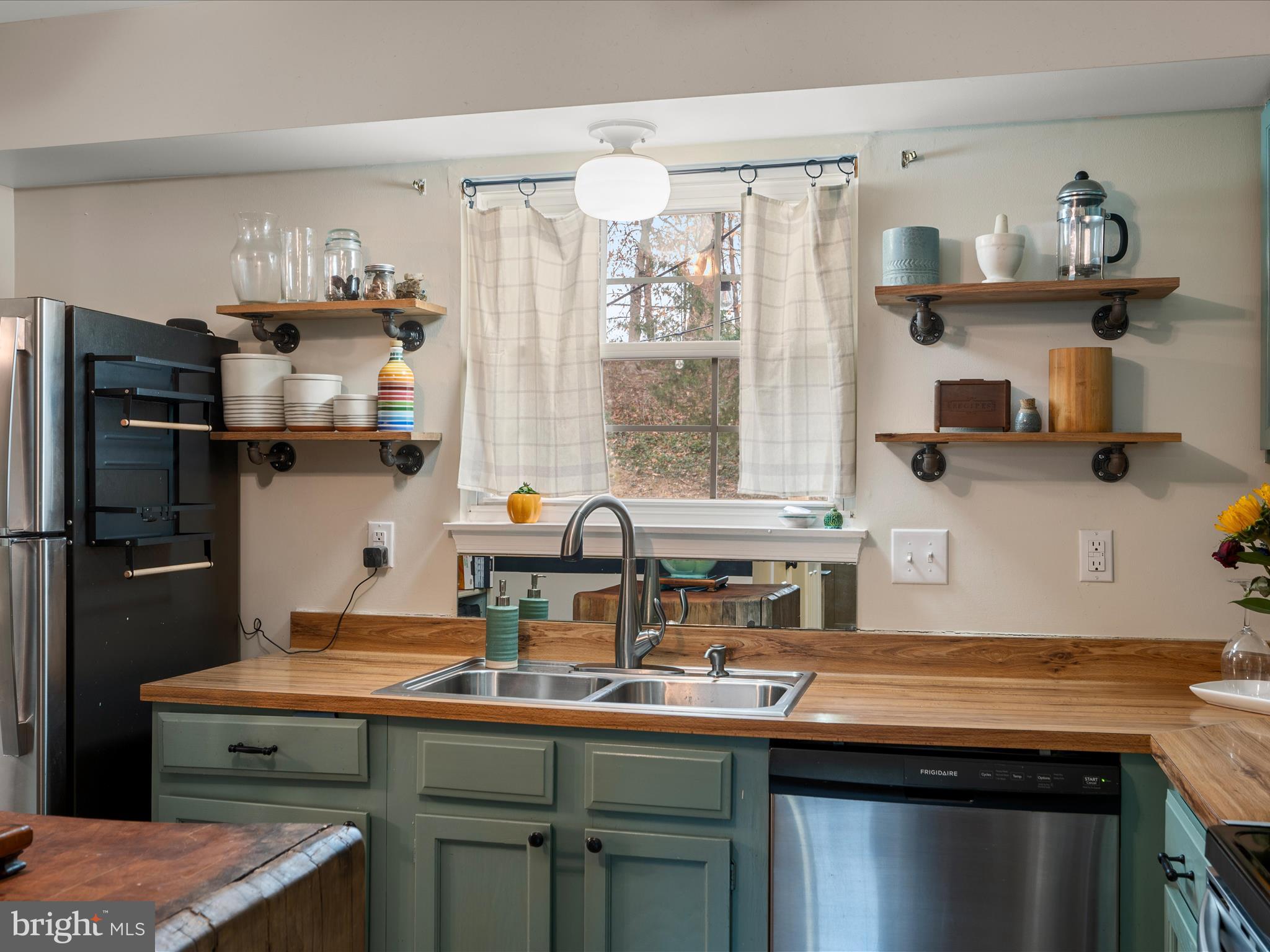 LAKE RIDGE - Residential