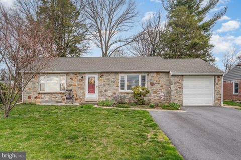 Photo of 311 Dahlia Road, Lancaster, PA 17602 (MLS # PALA2048538)