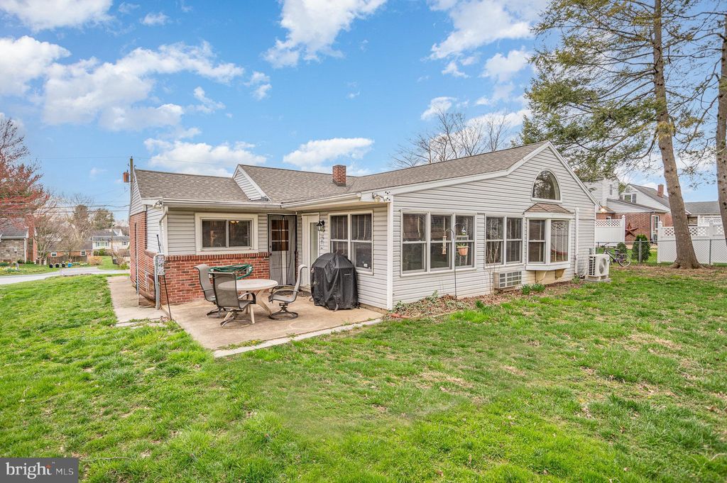 Photo of 311 Dahlia Road, Lancaster, PA 17602 (MLS # PALA2048538)