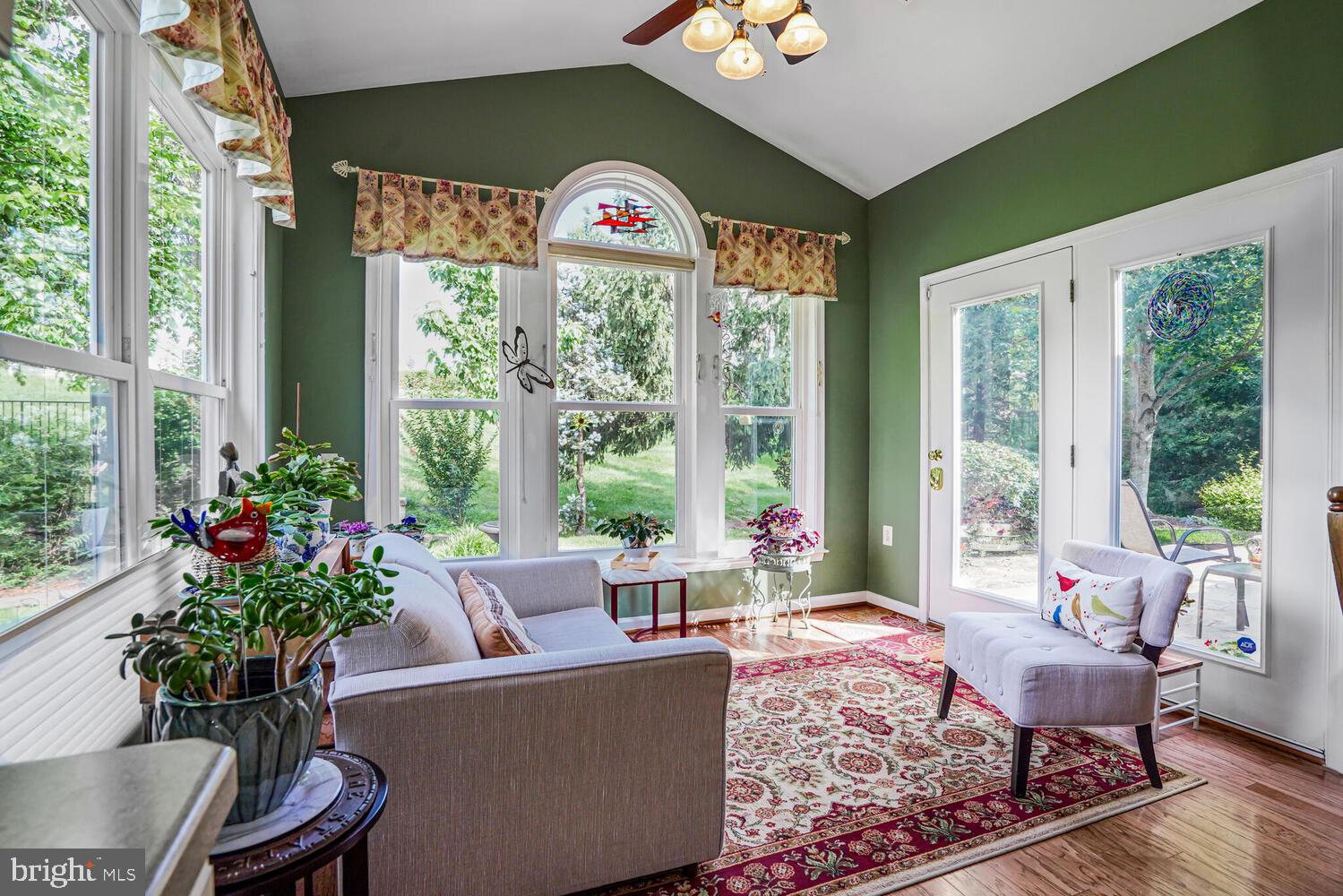 ENGLAND RUN NORTH - Residential