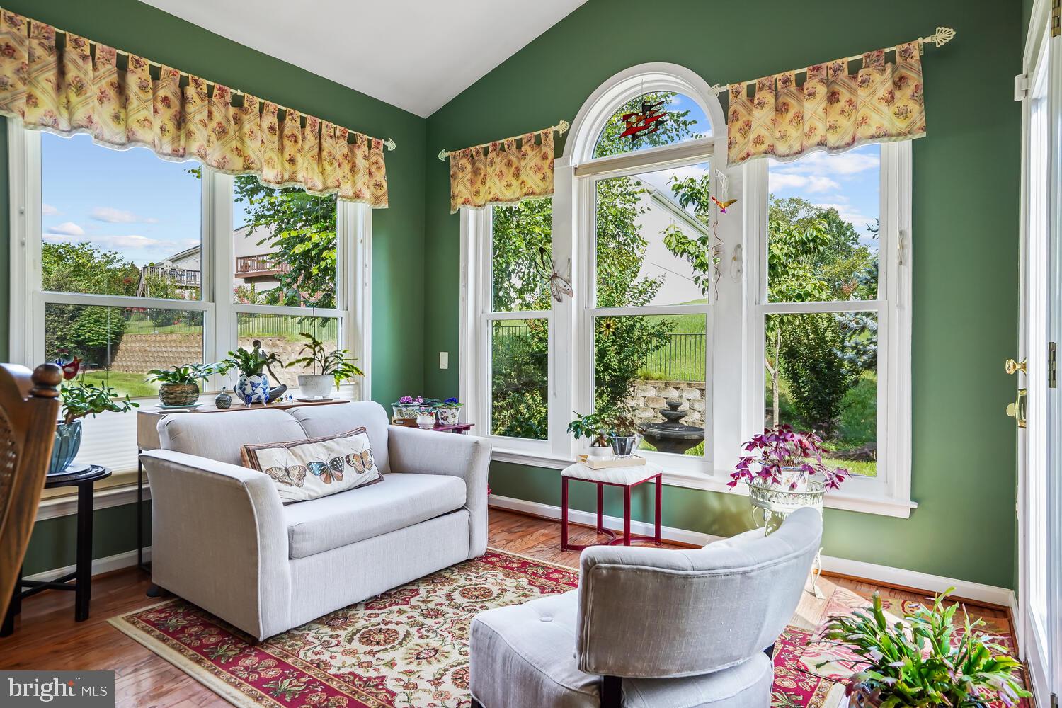 ENGLAND RUN NORTH - Residential