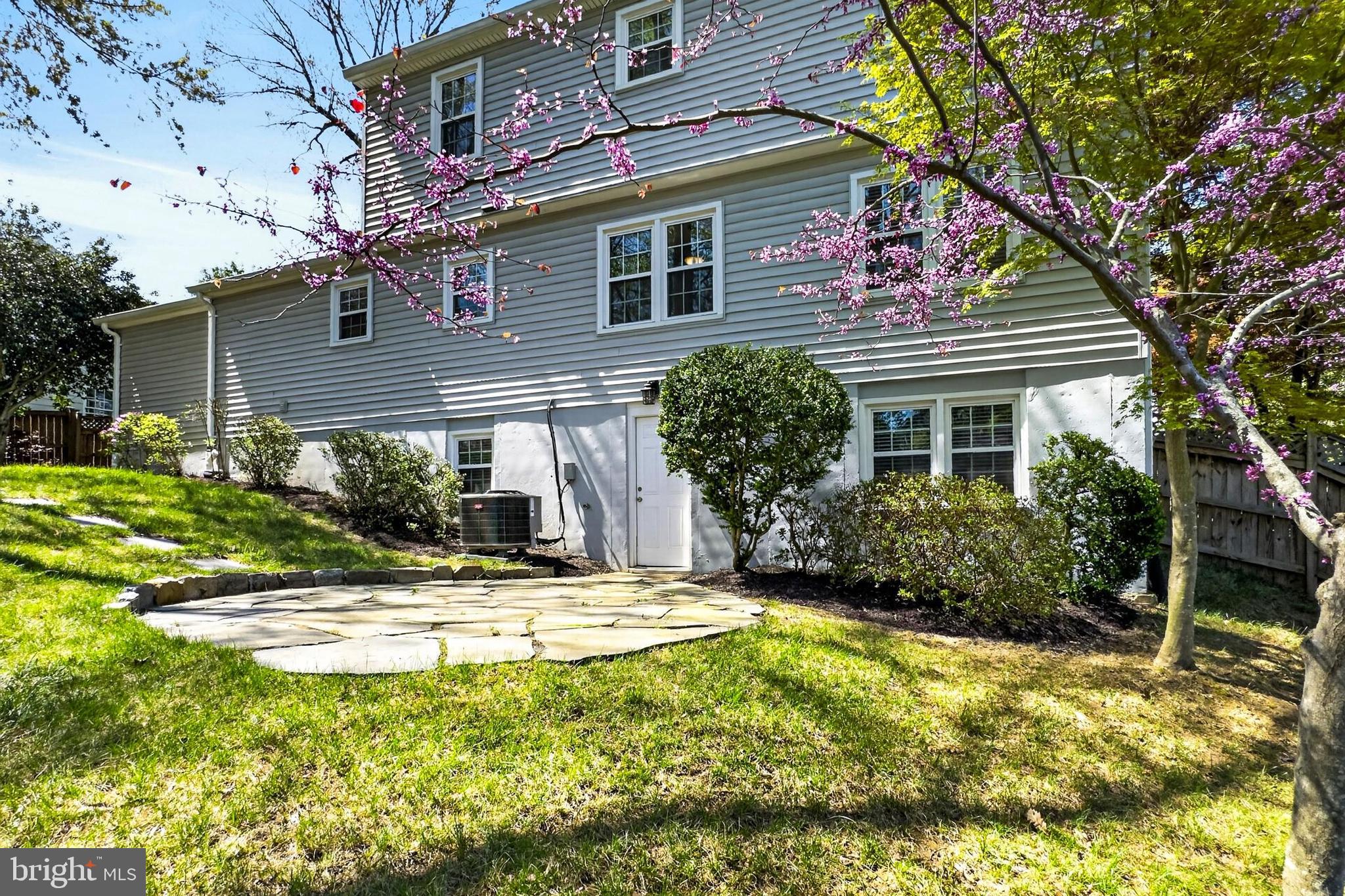 LONG BRANCH - Residential