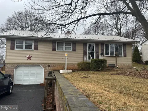 40 Twin Hill Drive, Waynesboro, PA 17268 - MLS#: PAFL2025742