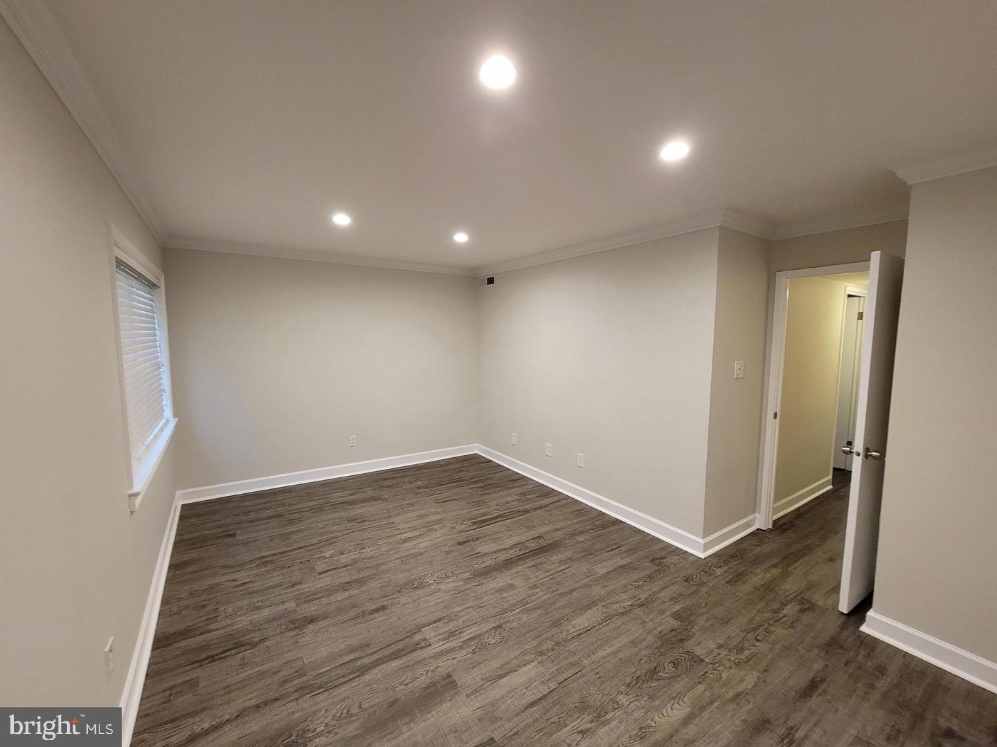 YORKTOWNE SQUARE - Residential