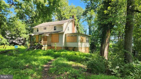Photo of 9112 Leesburg Pike, VIENNA, VA 22182 (MLS # VAFX2334148)