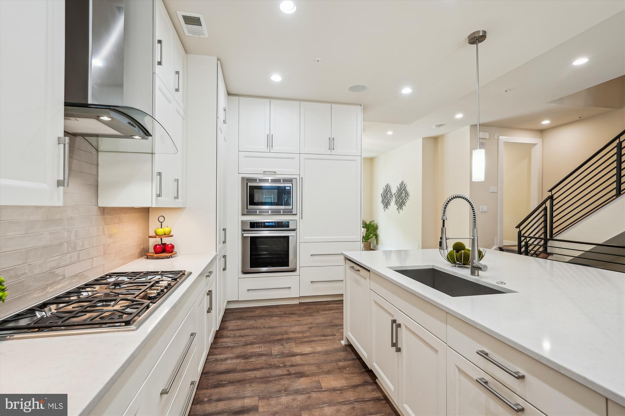 GROSVENOR HEIGHTS - Residential