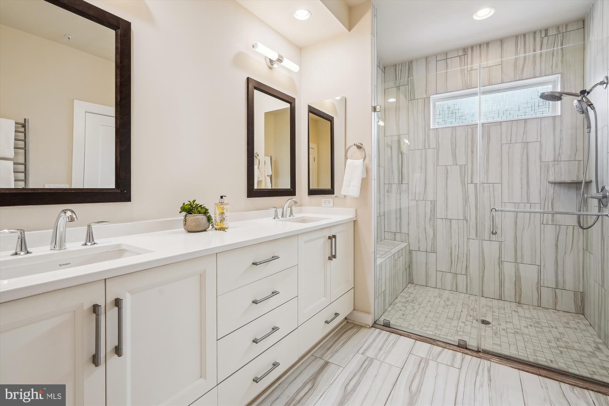 GROSVENOR HEIGHTS - Residential