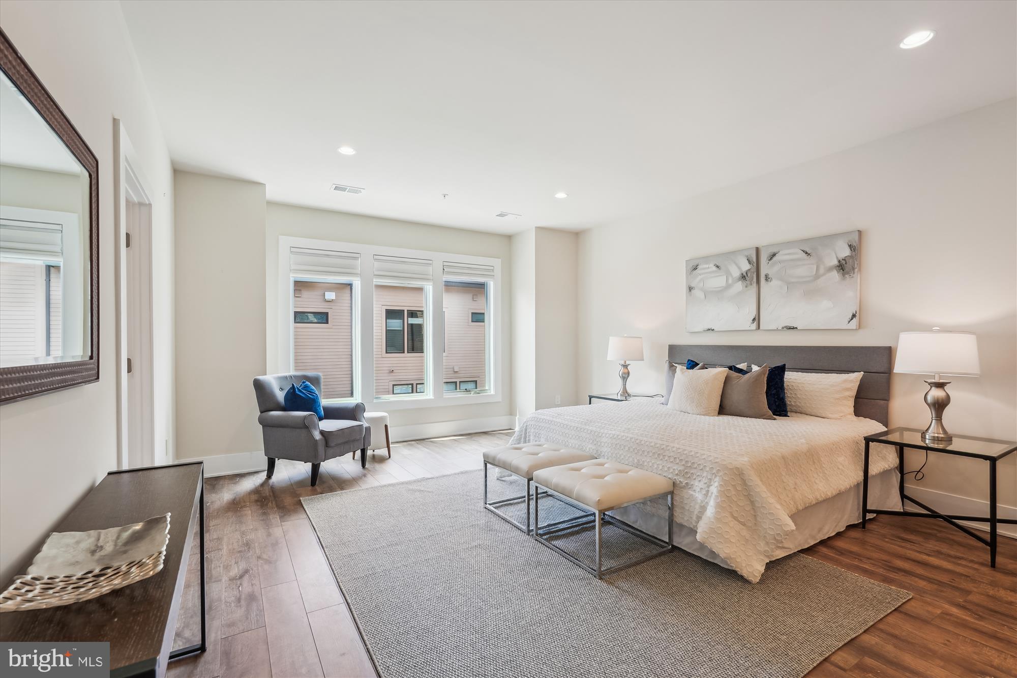 GROSVENOR HEIGHTS - Residential