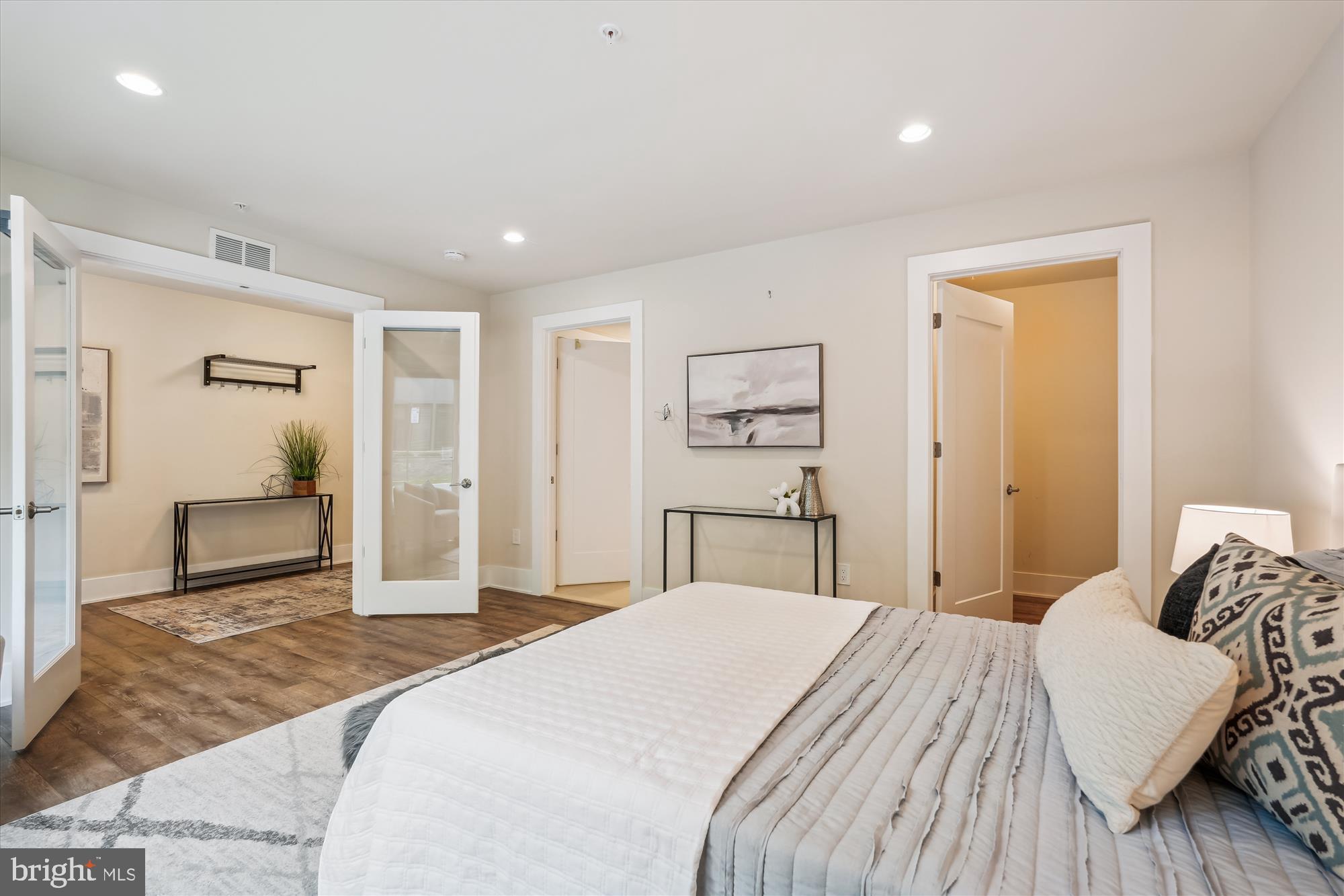 GROSVENOR HEIGHTS - Residential