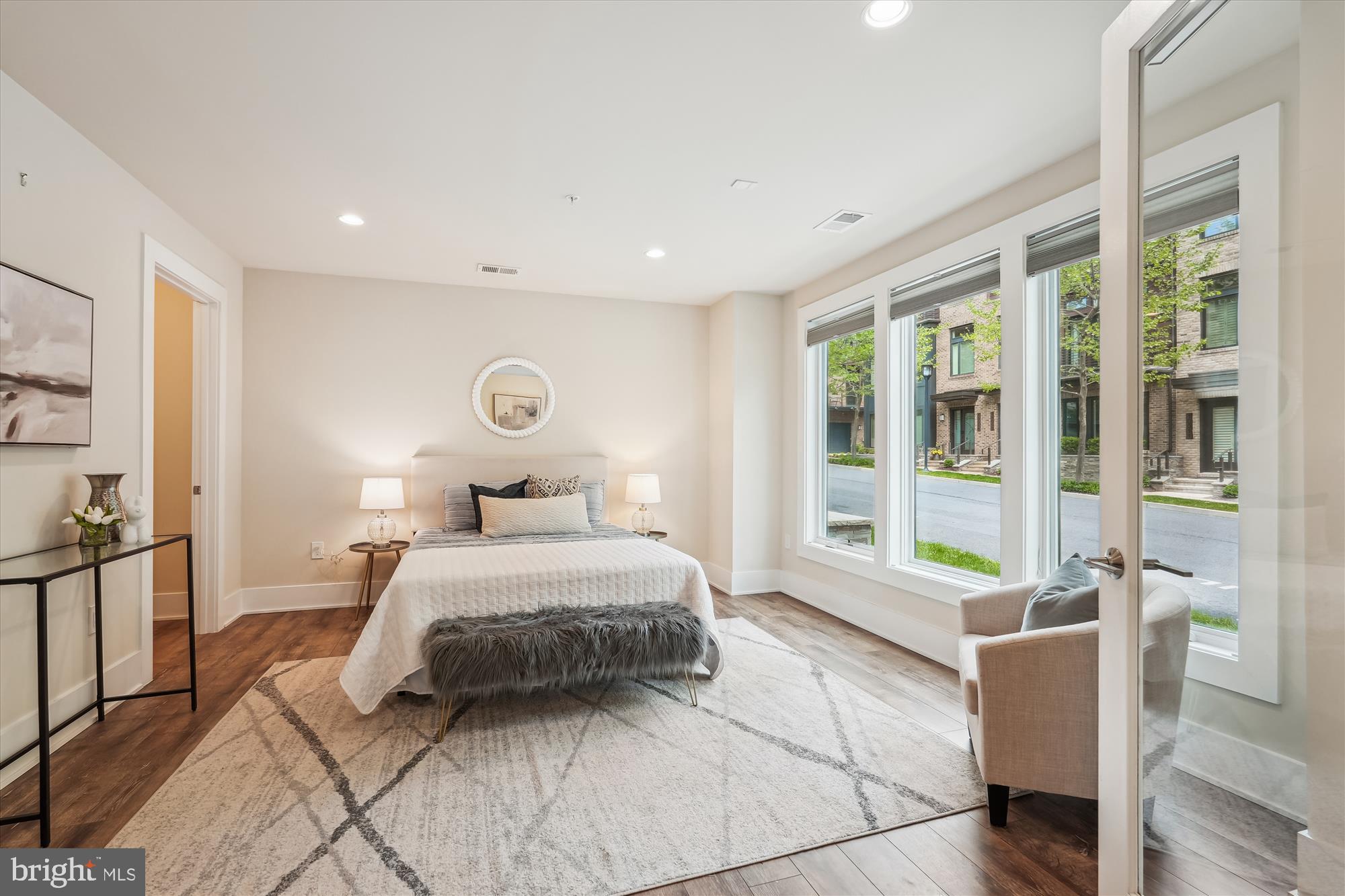 GROSVENOR HEIGHTS - Residential