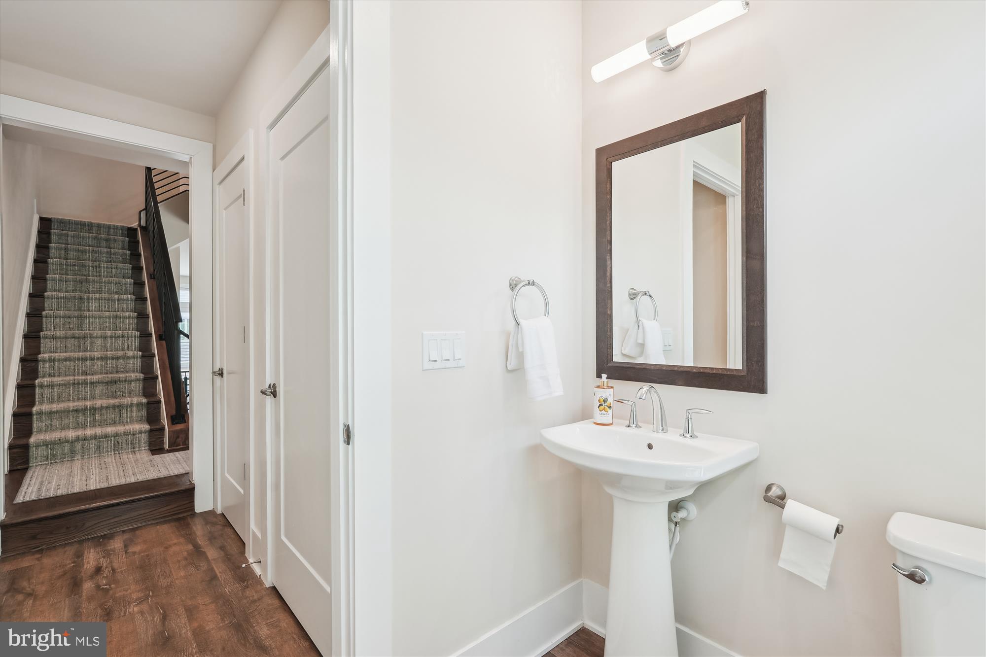 GROSVENOR HEIGHTS - Residential