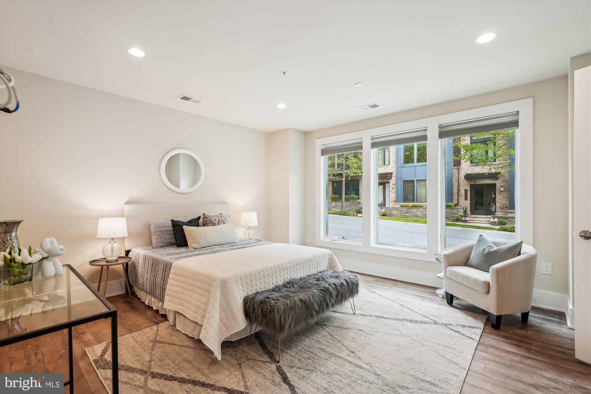 GROSVENOR HEIGHTS - Residential