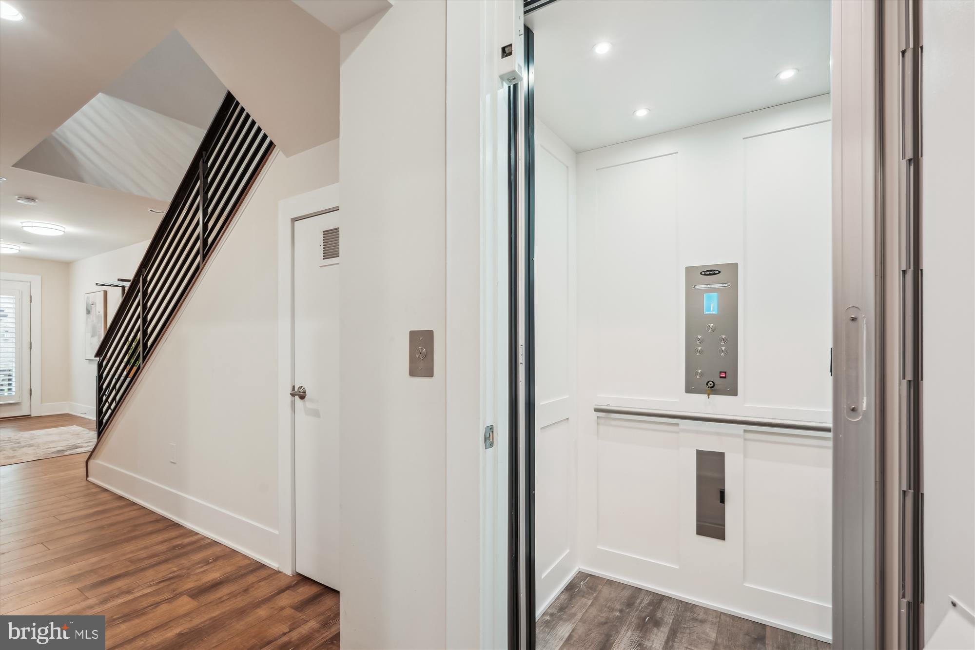 GROSVENOR HEIGHTS - Residential