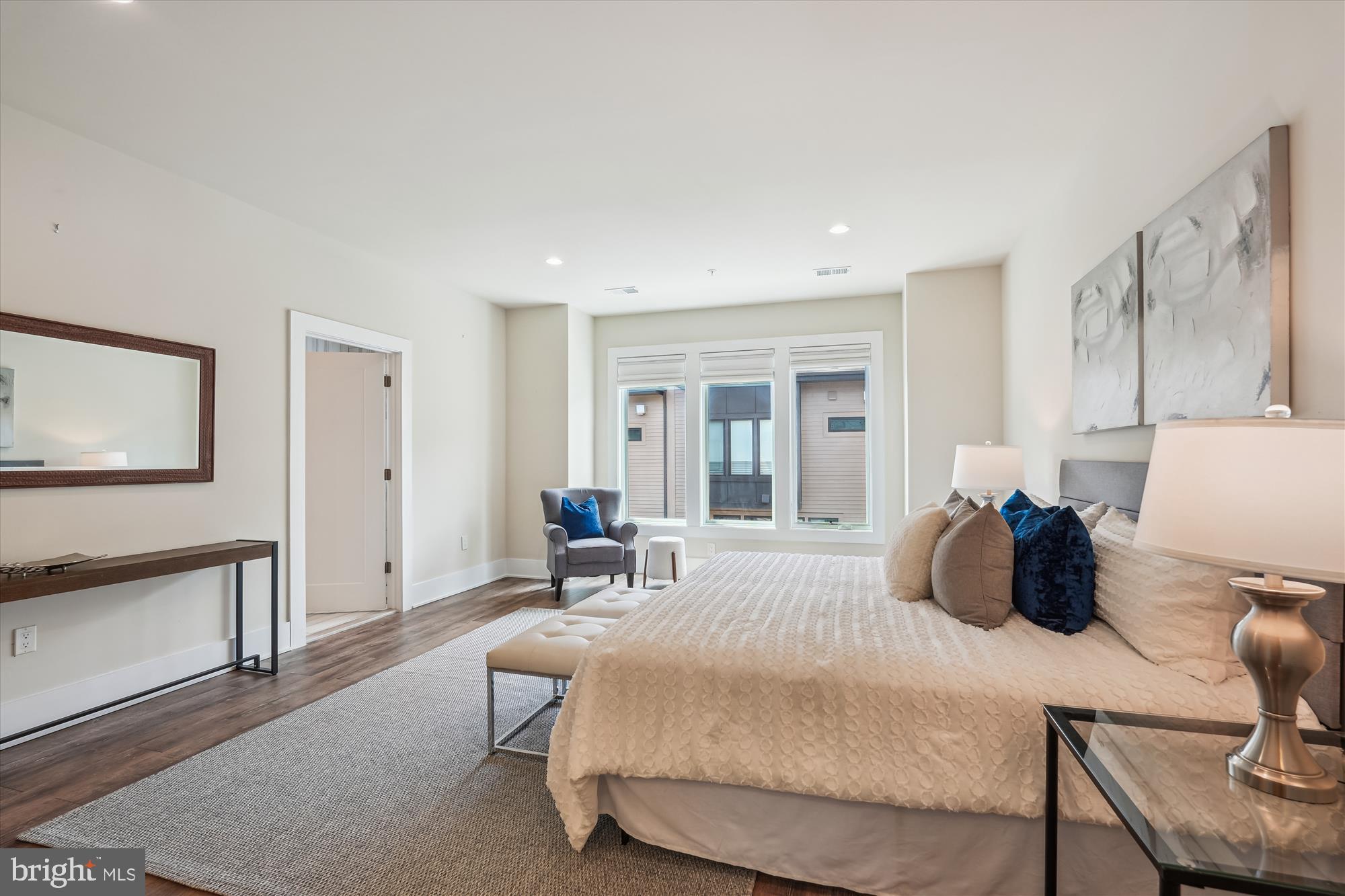 GROSVENOR HEIGHTS - Residential