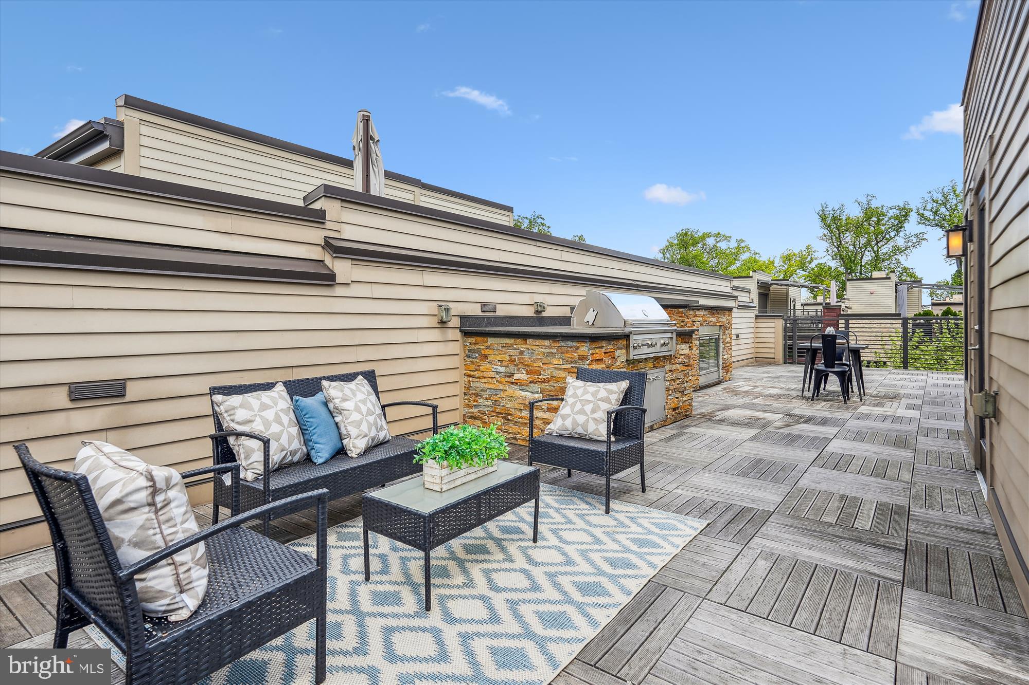 GROSVENOR HEIGHTS - Residential