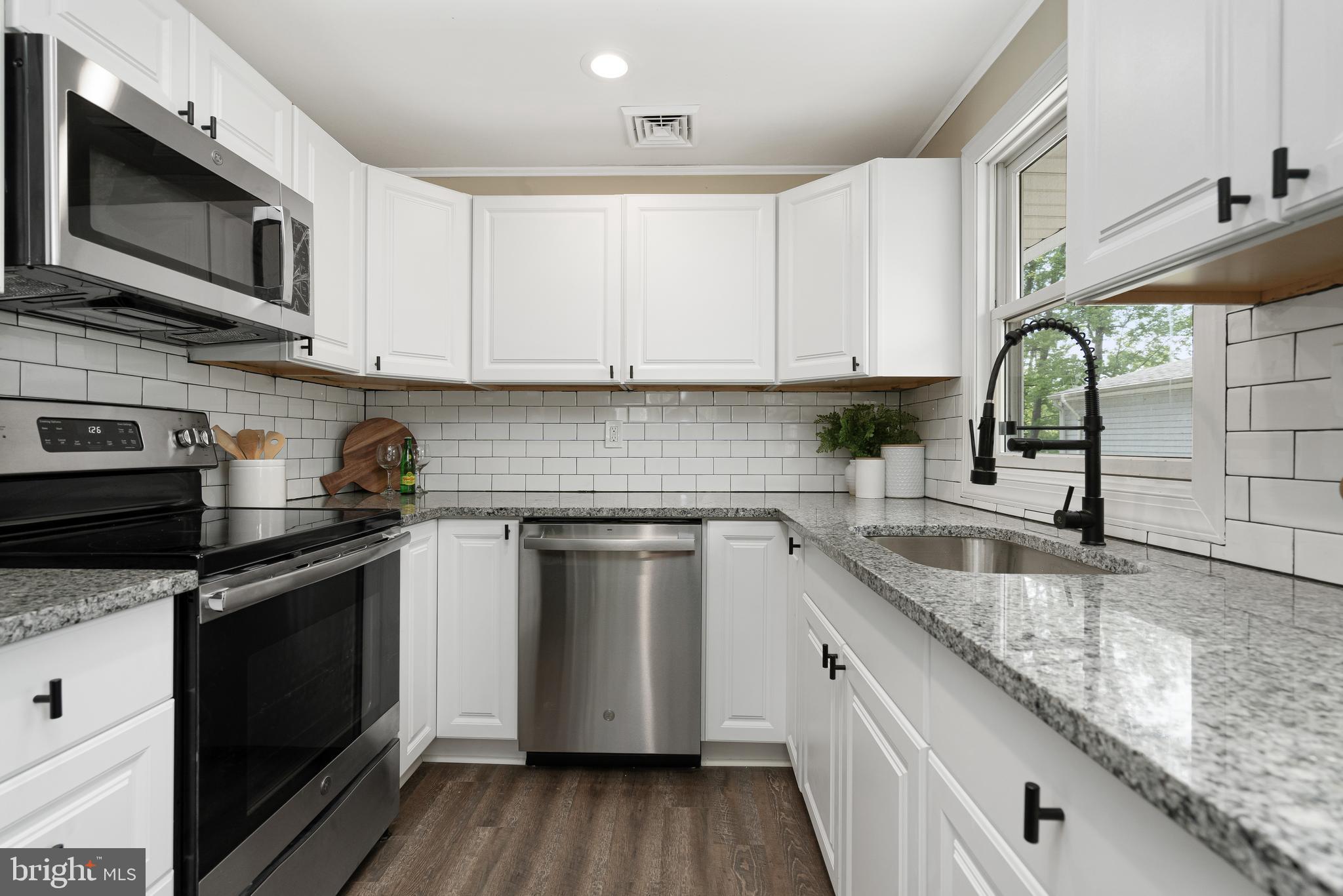 EDGAR GROVE - Residential