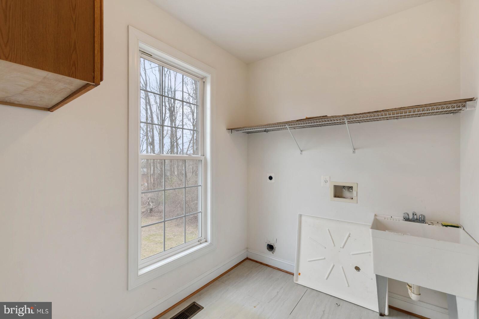 FAIRFAX ACRES - Residential