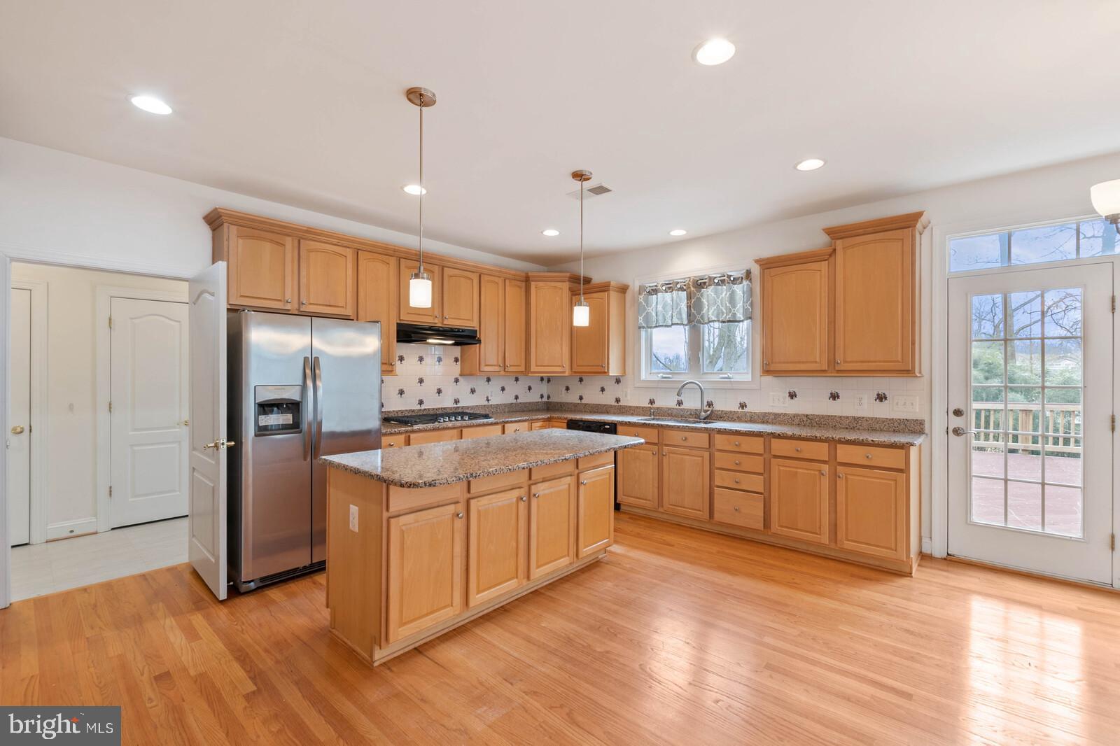 FAIRFAX ACRES - Residential