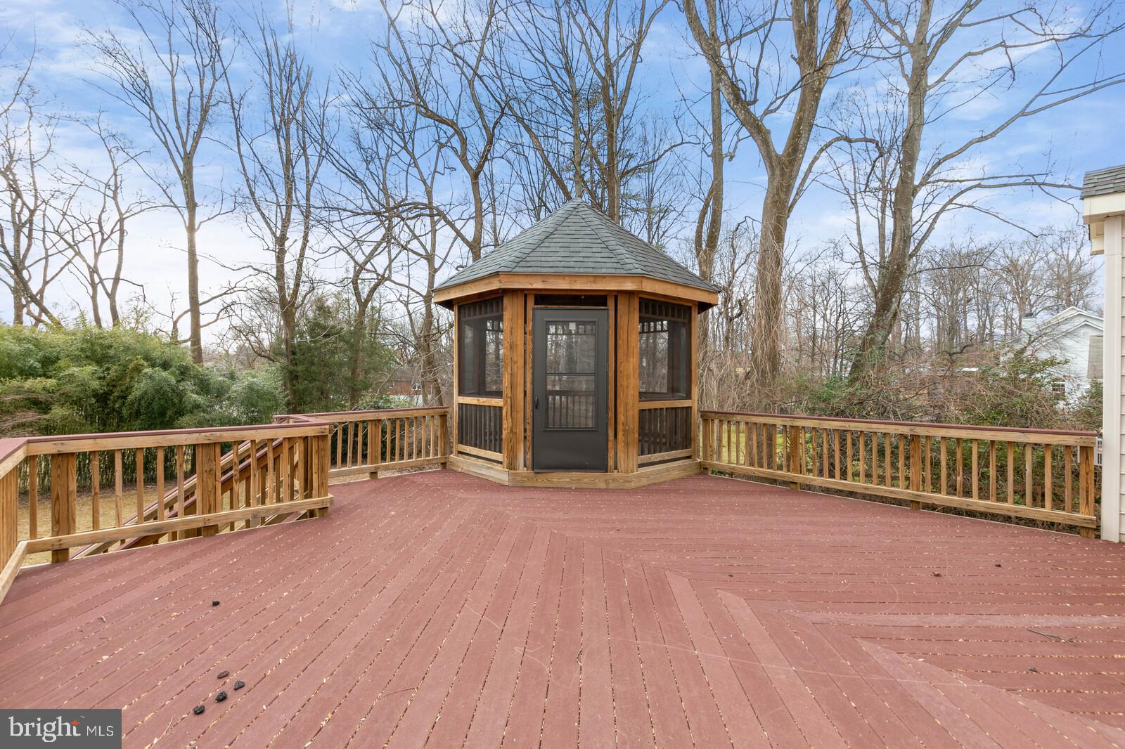 FAIRFAX ACRES - Residential