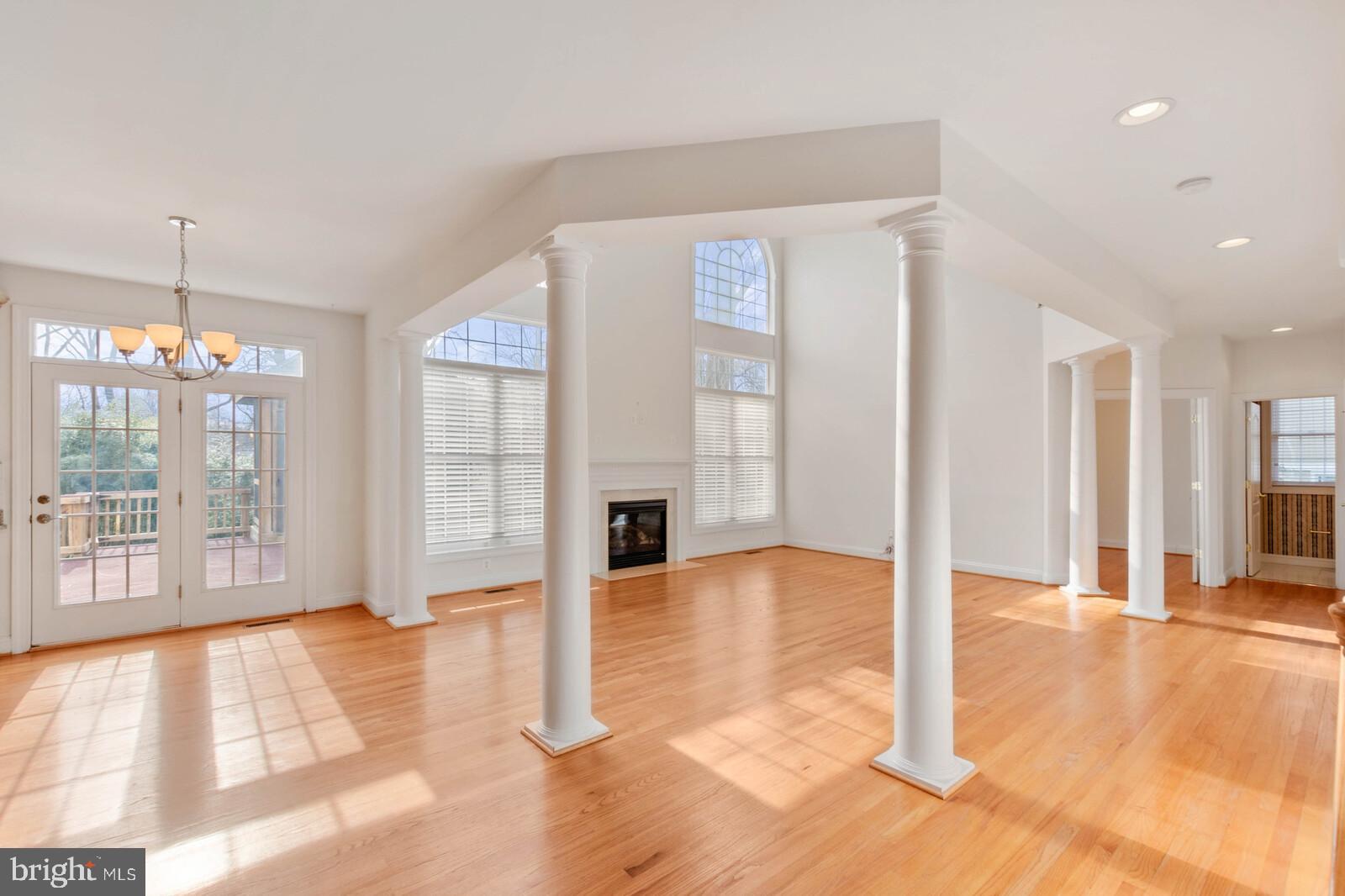 FAIRFAX ACRES - Residential