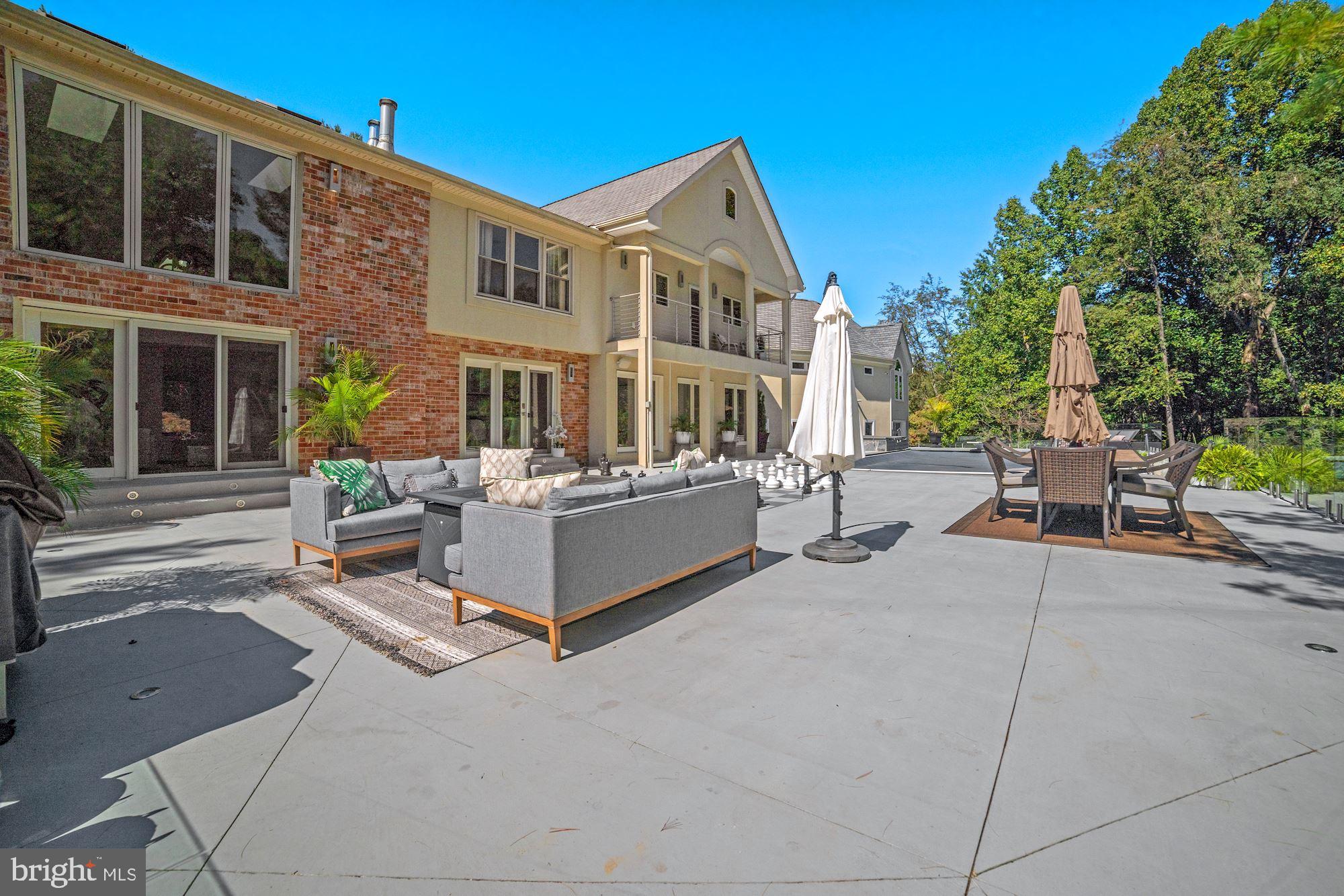 NORBECK KNOLLS - Residential