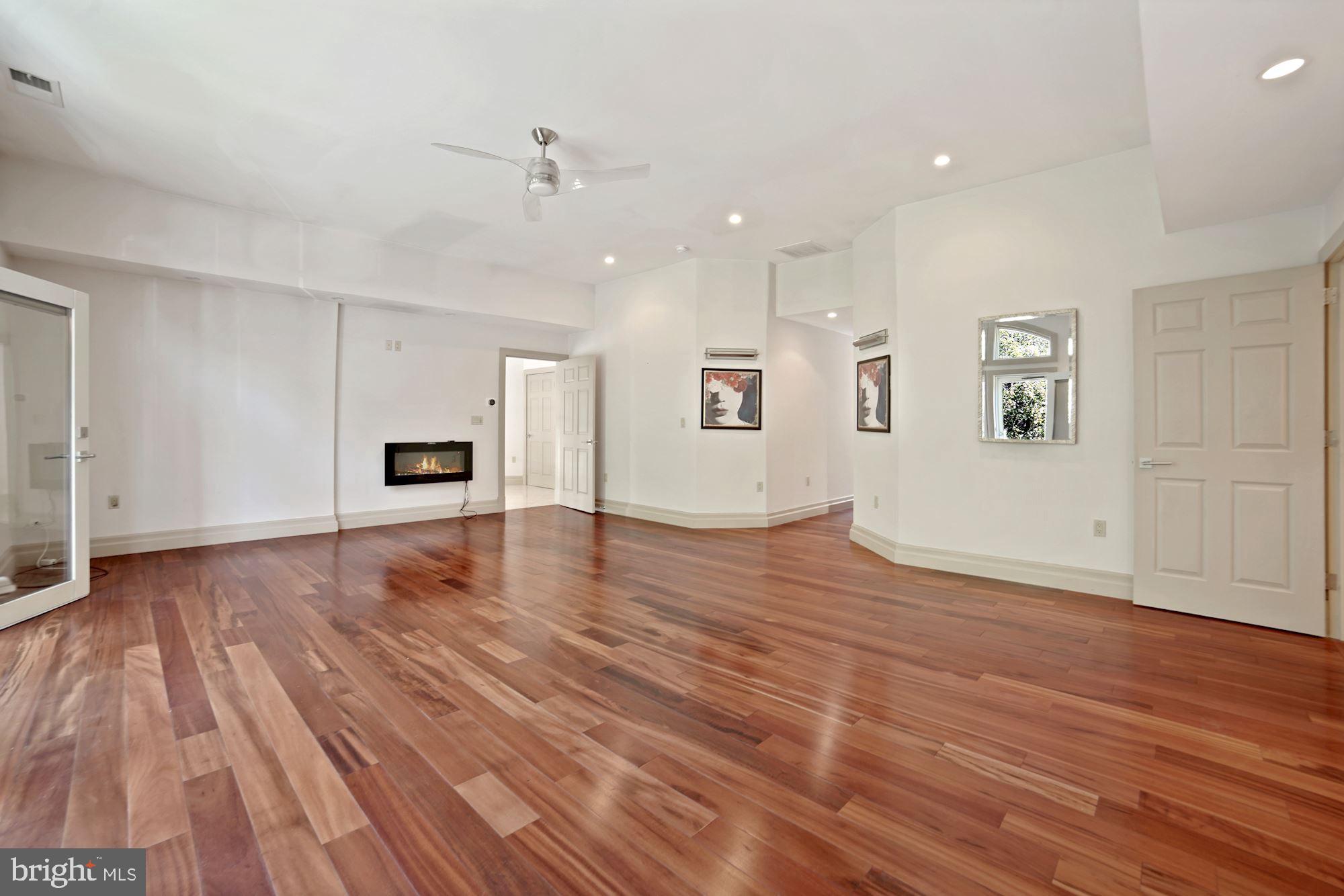 NORBECK KNOLLS - Residential