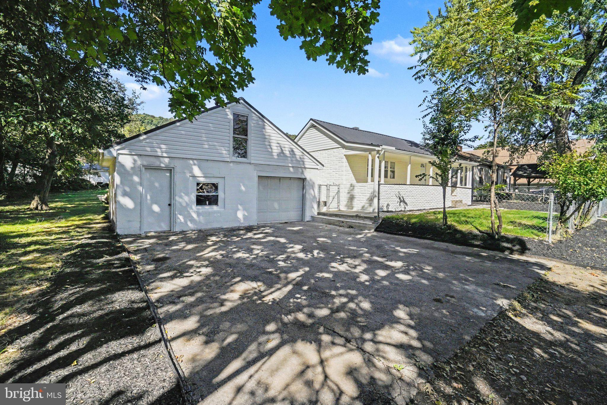408 BOYER STREET