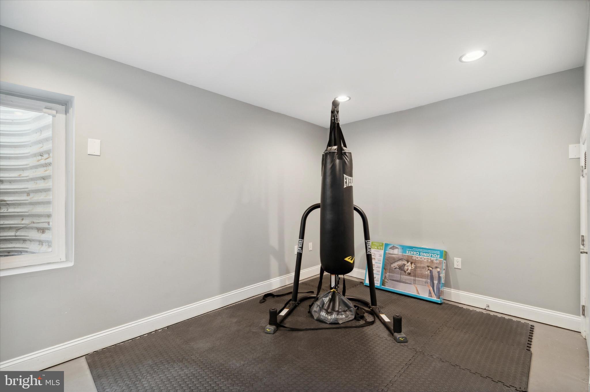 OLDE KENSINGTON - Residential Lease