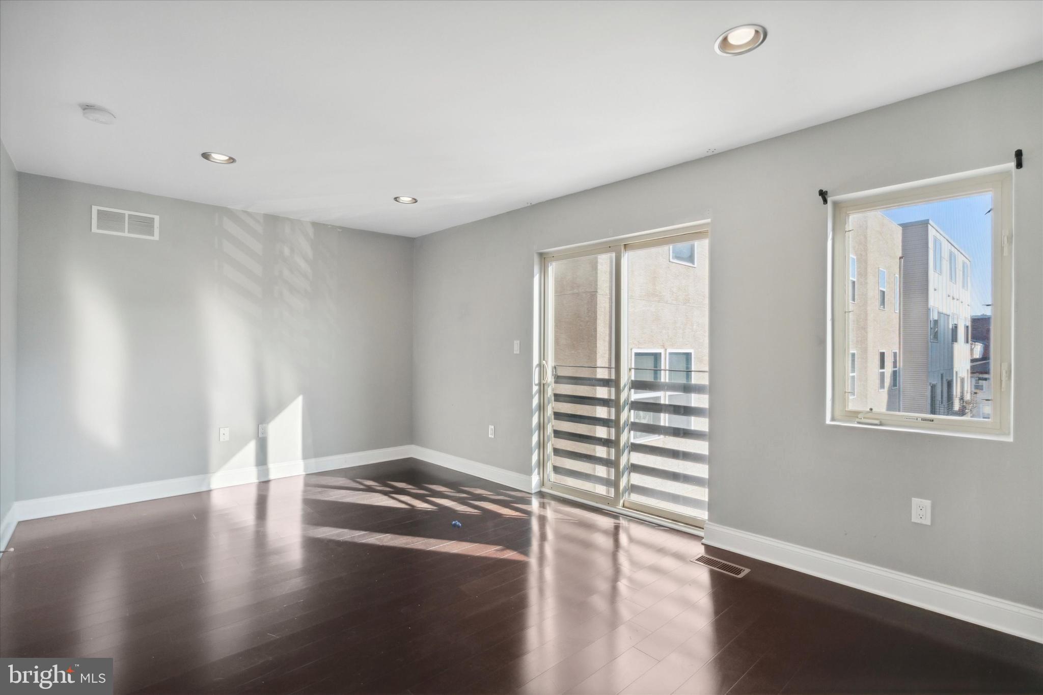 OLDE KENSINGTON - Residential Lease