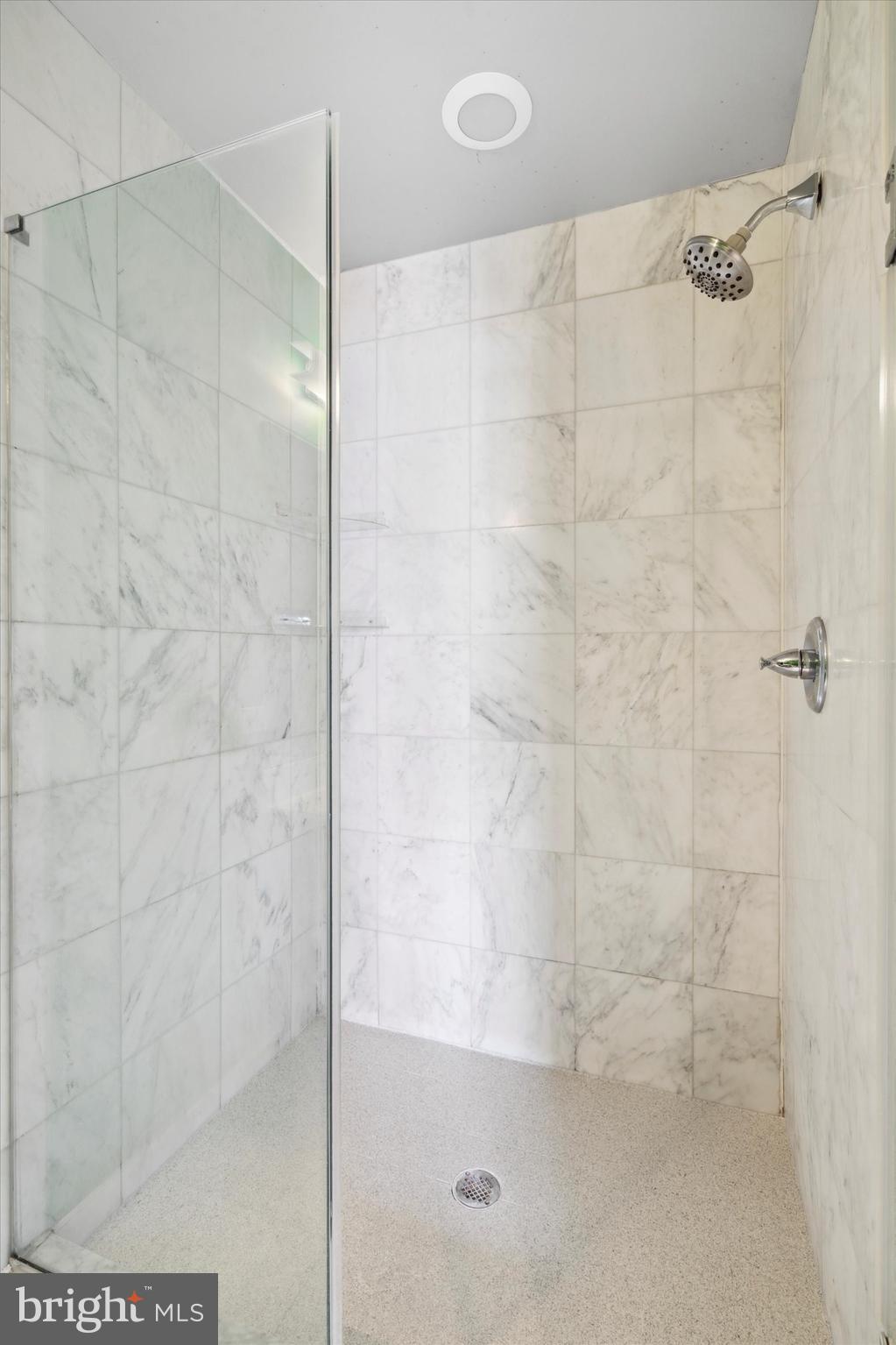 OLDE KENSINGTON - Residential Lease