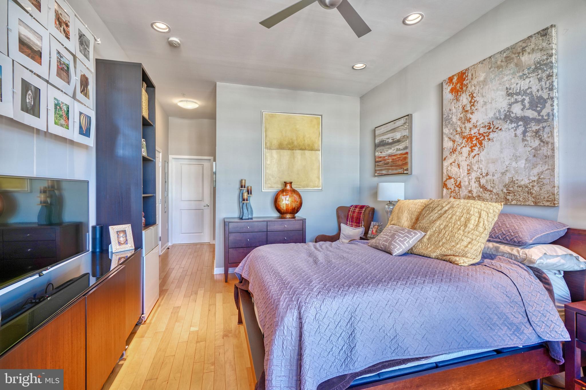 TWELVE09 - Residential