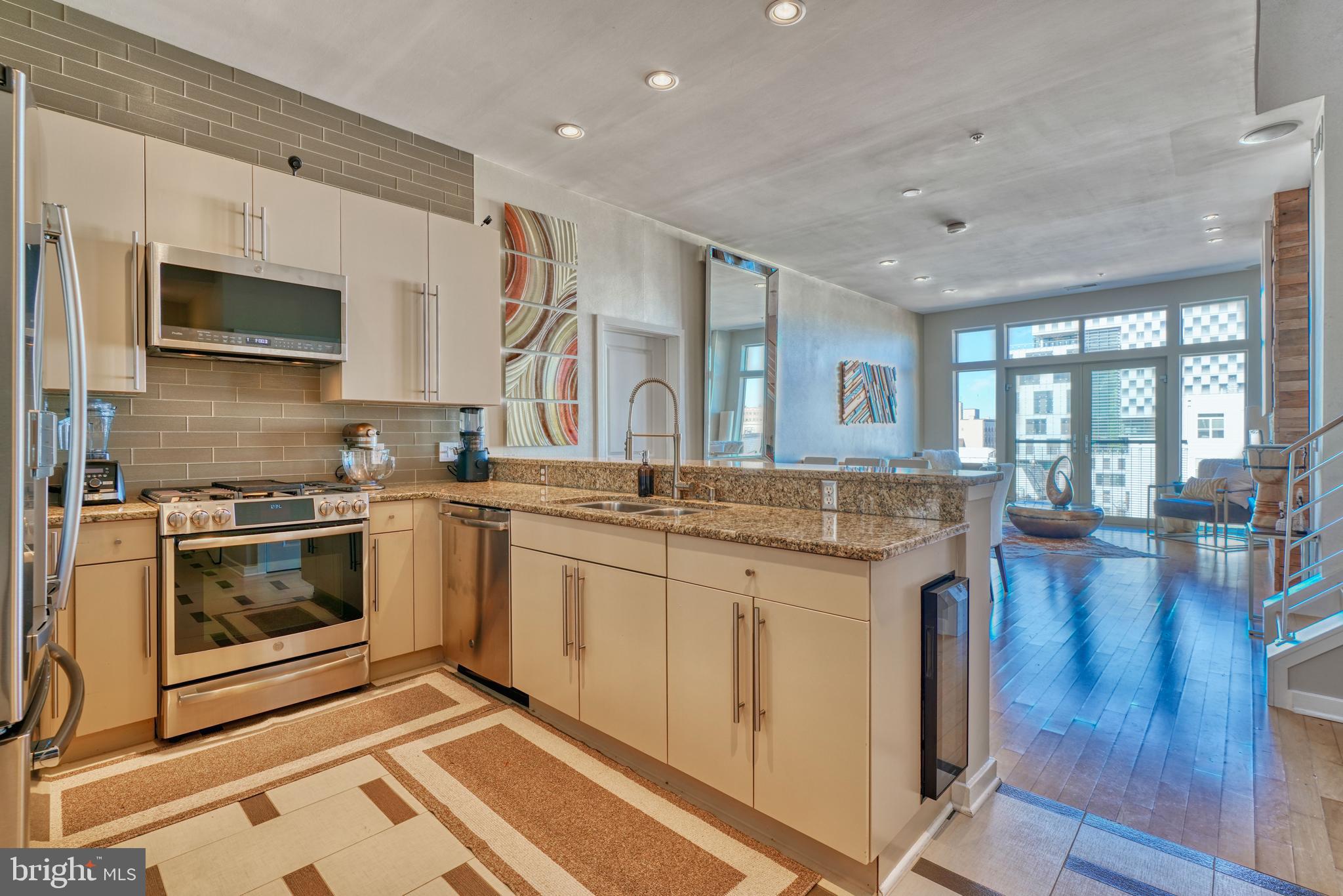 TWELVE09 - Residential