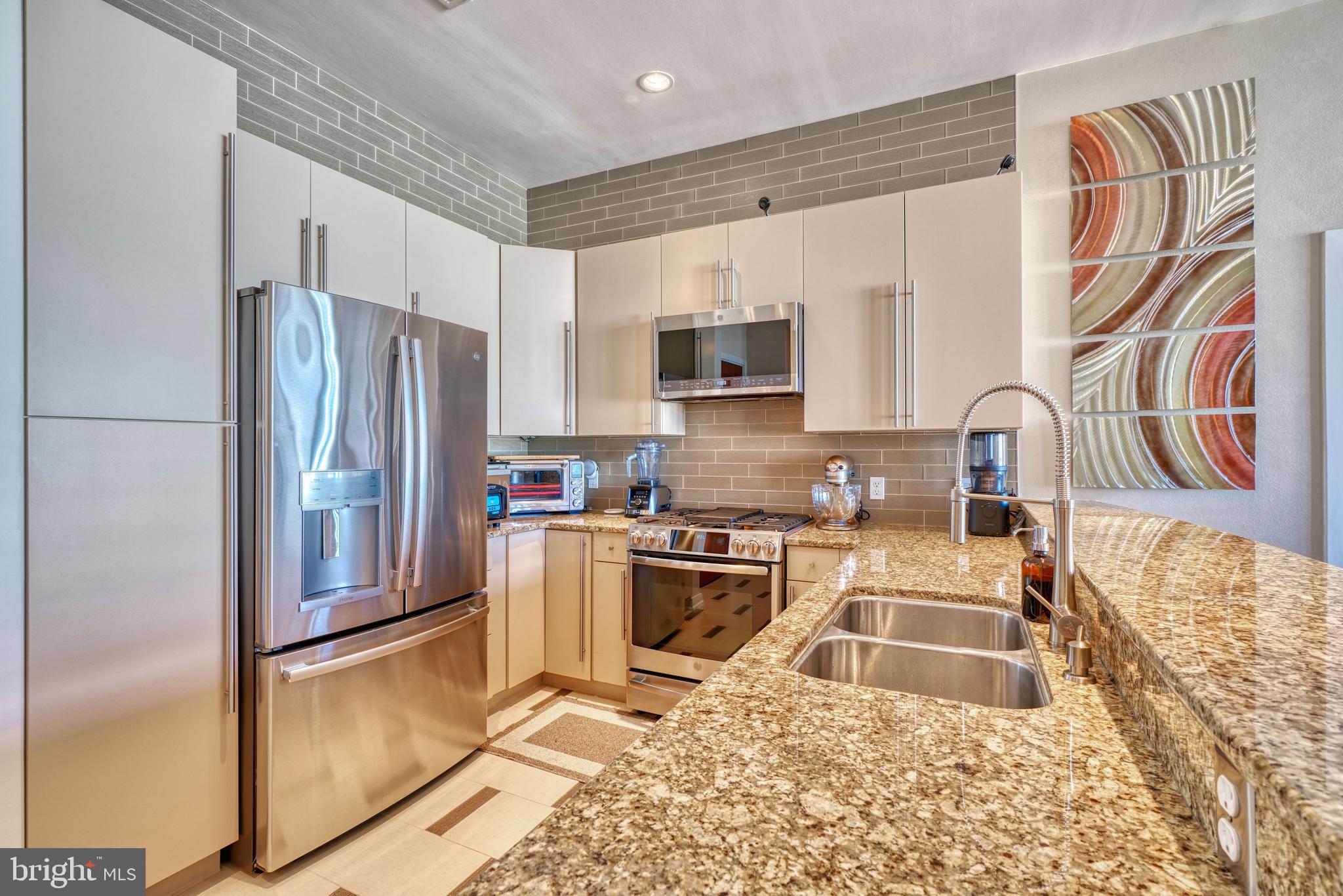 TWELVE09 - Residential