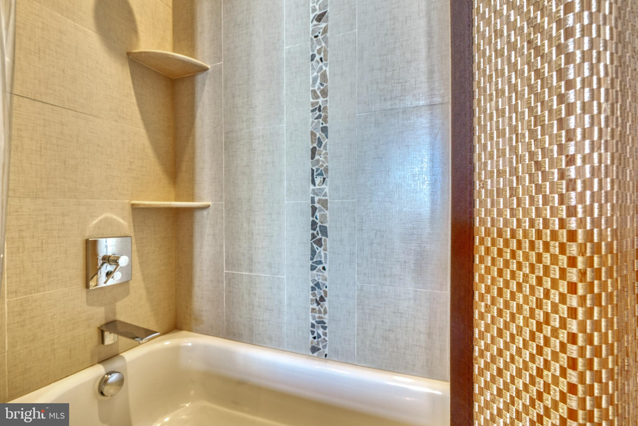 TWELVE09 - Residential